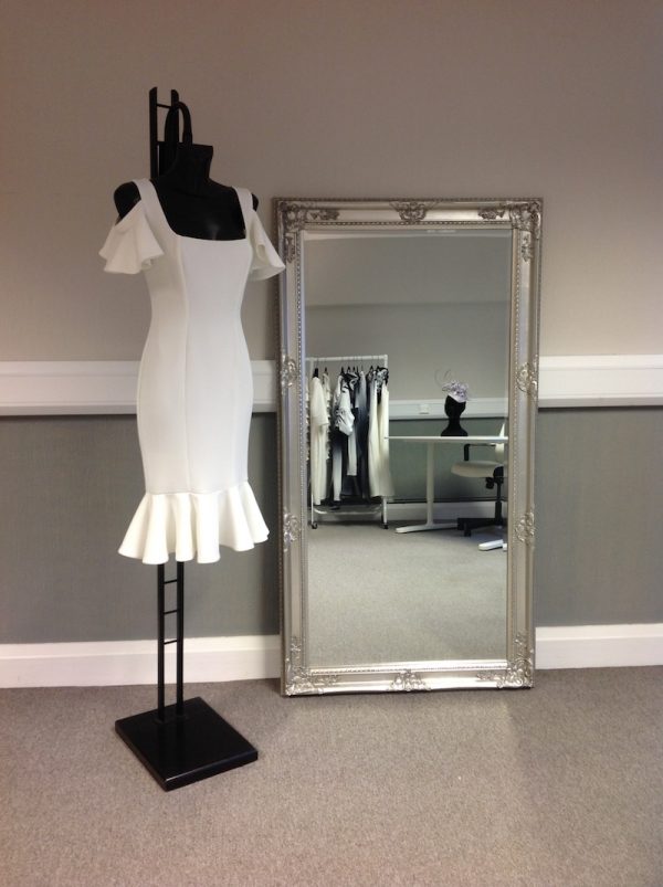 Scoop neck flirt dress